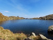 63 Il Rif. Benigni spunta dal Lago Piazzotti